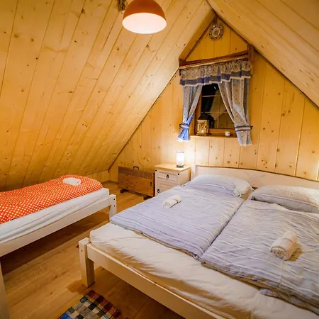 Village - Jedinecne S Wellnessom Pod Kralovou Holou