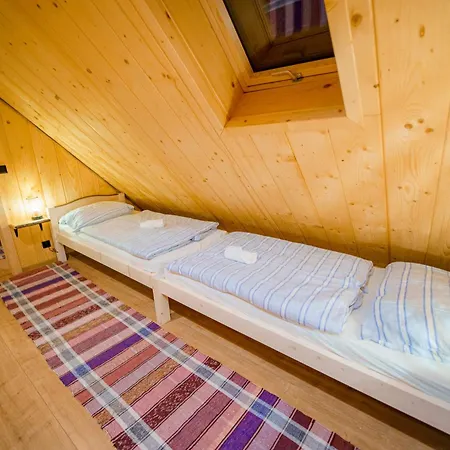 Village - Jedinecne S Wellnessom Pod Kralovou Holou بيت للعطل Šumiac