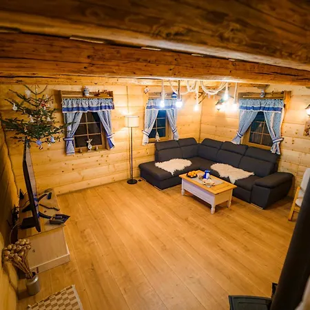 Holiday home Village - Jedinecne S Wellnessom Pod Kralovou Holou Sumiac
