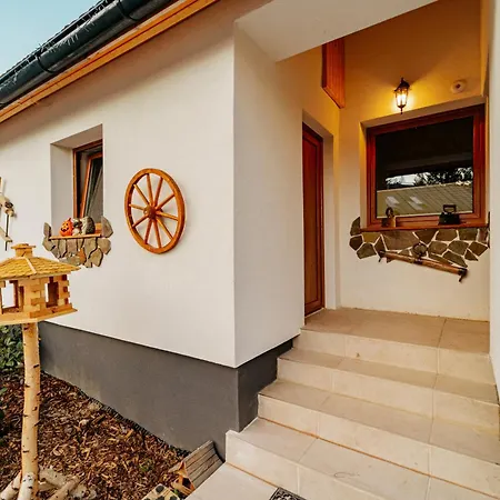 بيت للعطل Village - Jedinecne S Wellnessom Pod Kralovou Holou Šumiac
