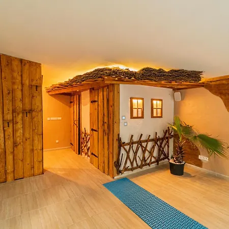 Village - Jedinecne S Wellnessom Pod Kralovou Holou *