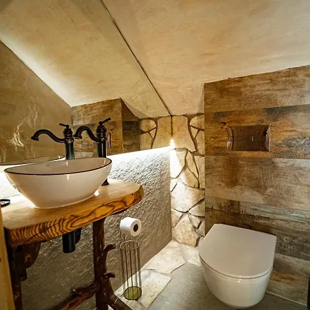 بيت للعطل Village - Jedinecne S Wellnessom Pod Kralovou Holou *