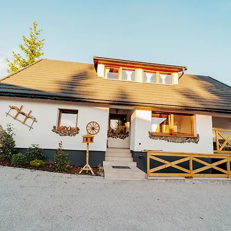 Village - Jedinecne S Wellnessom Pod Kralovou Holou * Sumiac